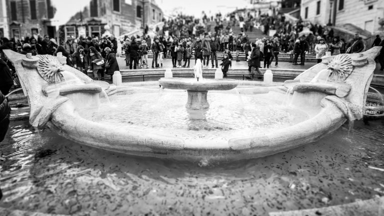 La Barcaccia - Piazza di Spagna