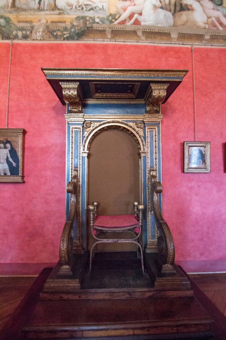 Sedia del Papa a Castel Sant'Angelo