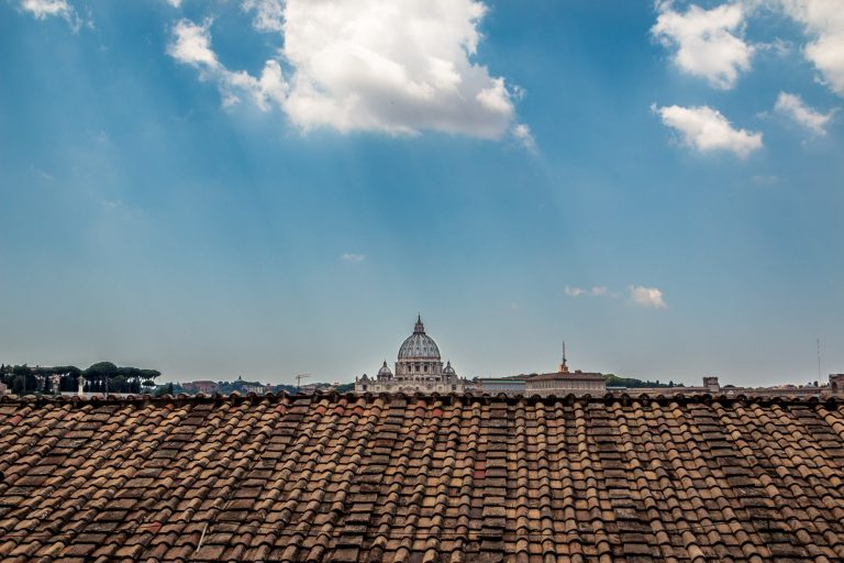 Sole sulla cupola di San Pietro