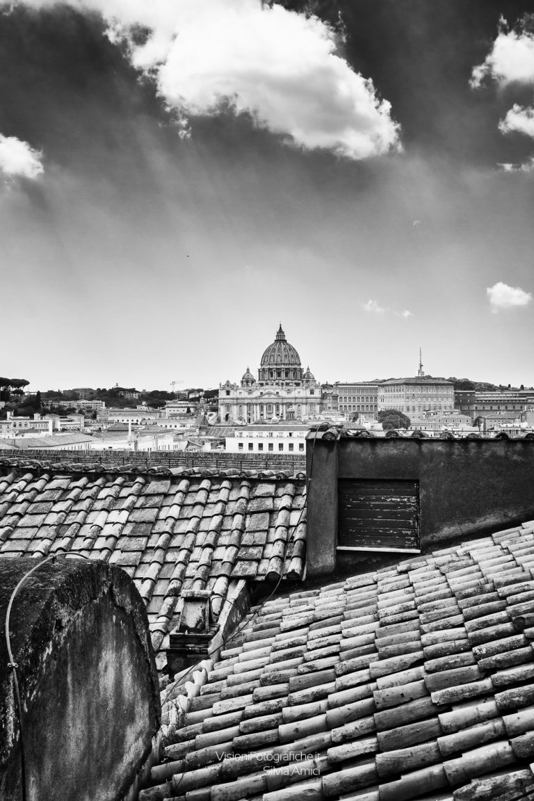 Raggi di sole sulla cupola di San Pietro